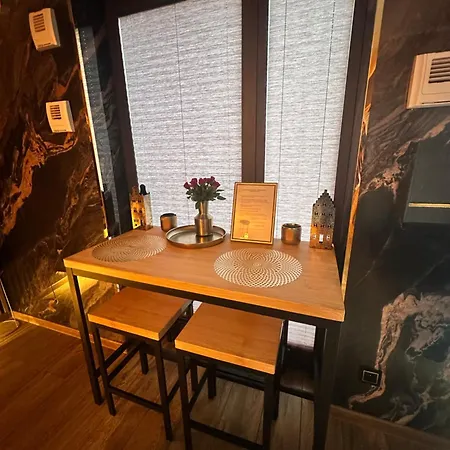 Chmielna 110b Stare Miasto, 