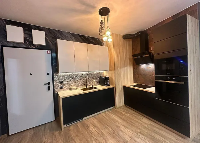 Chmielna 110b Stare Miasto, 