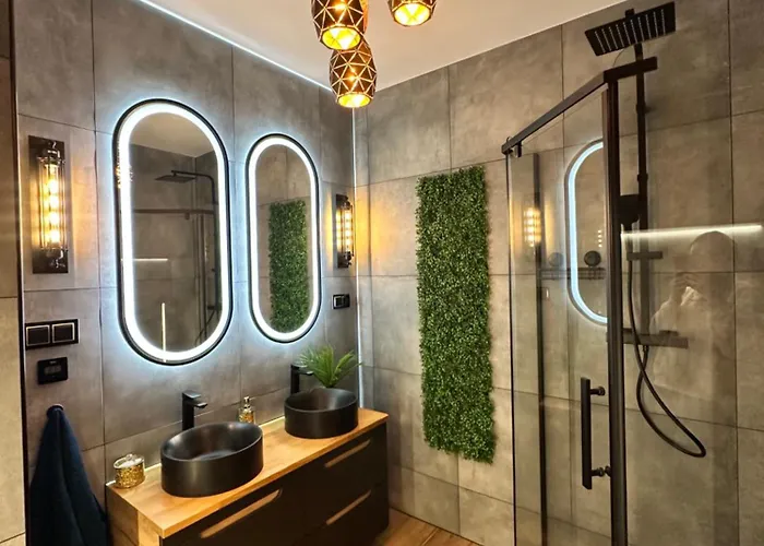 Chmielna 110b Stare Miasto, 