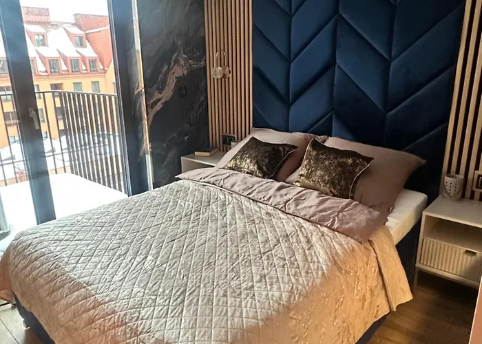 Chmielna 110b Stare Miasto, 