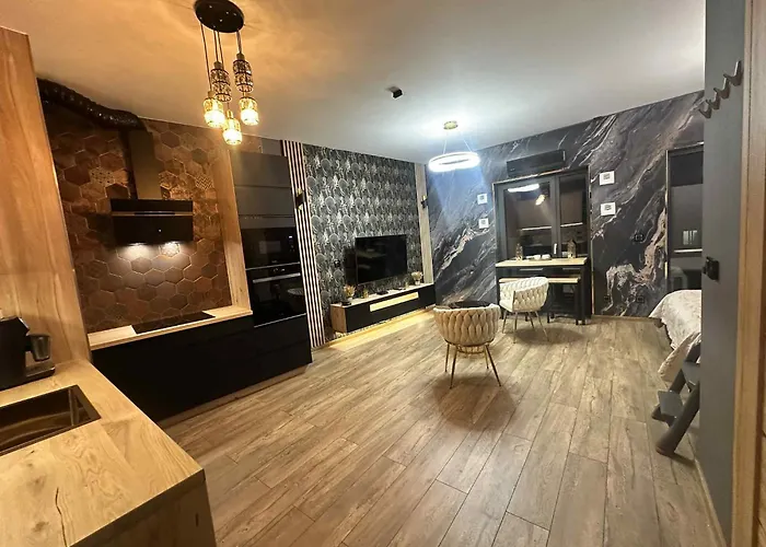 Chmielna 110b Stare Miasto, 