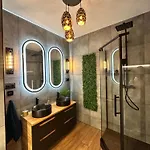 Golden Eagle Luxury - Granary Island- Old Town 아파트 *