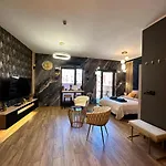 Golden Eagle Luxury - Granary Island- Old Town *