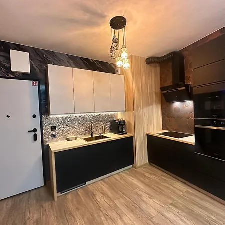 Chmielna 110b Stare Miasto, 