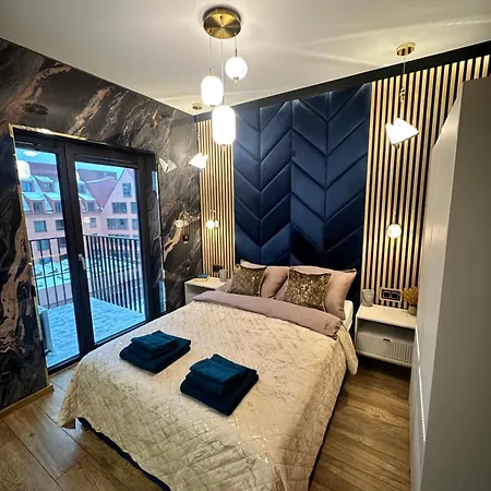 Golden Eagle Luxury - Granary Island- Old Town