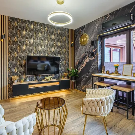Golden Eagle Luxury - Granary Island- Old Town