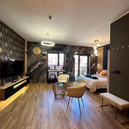 Golden Eagle Luxury - Granary Island- Old Town *